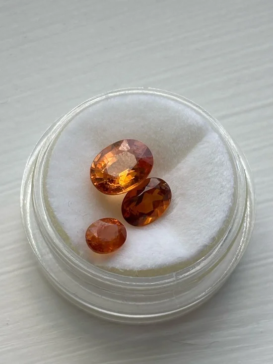 Set of 3 Orange Garnet Gemstones – Oval Faceted Hessonite Garnet Lot Warm Tones - Picture 2 of 15